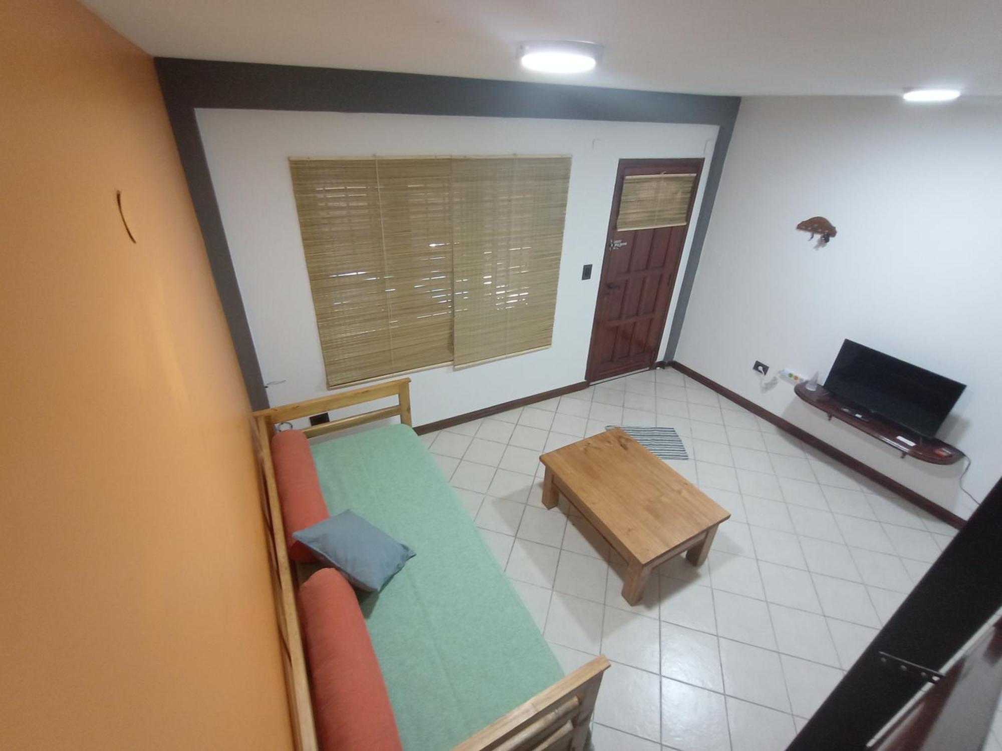 Escala Ezeiza - Departamento Amplio Con Cochera Luis Guillon
